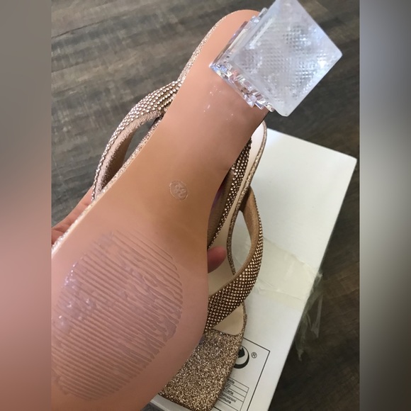 Heels - Picture 5 of 7